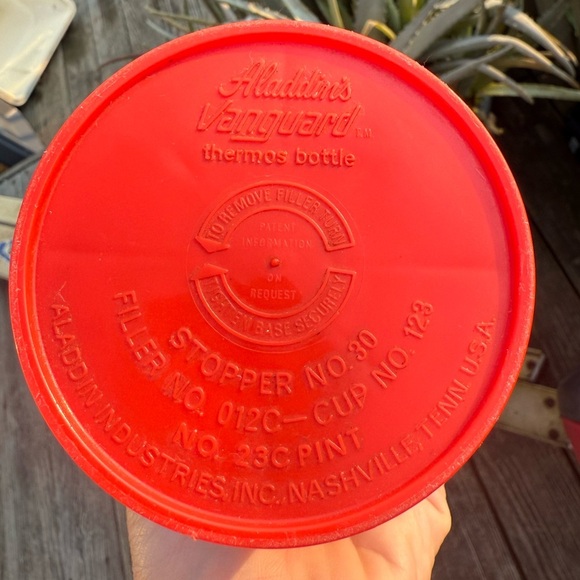 Vintage Atomic MCM Aladdin's Vanguard Thermos Bottle 1 Pint  Red & Black - Picture 4 of 6